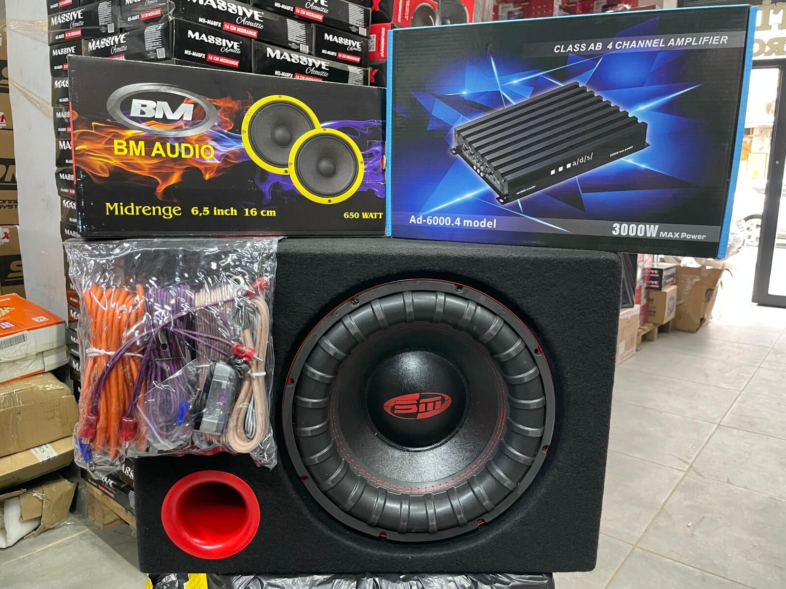 BM BOSCHMANN 30 CM 1400 WAT SUBWOOFER BAS + 3000 WATT 4 KANAL AMFİ + 16 CM MİDRANGE 650 WATT + KABLO TAKIMI + KABİN