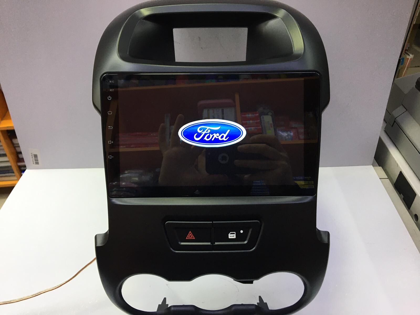 FORD RANGER MULTİMEDYA TEYP ANDROİD 15 2-32 GB CARPLAY KAMERA HEDİYE