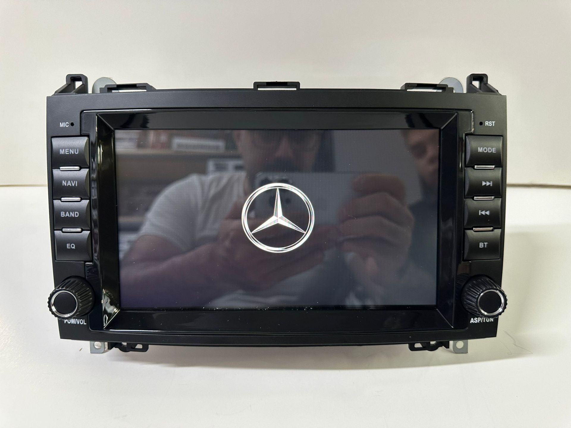 MERCEDES VİANO 2007-2012 MULTİMEDYA TEYP ANDROİD 15 2-32 GB CARPLAY KAMERA